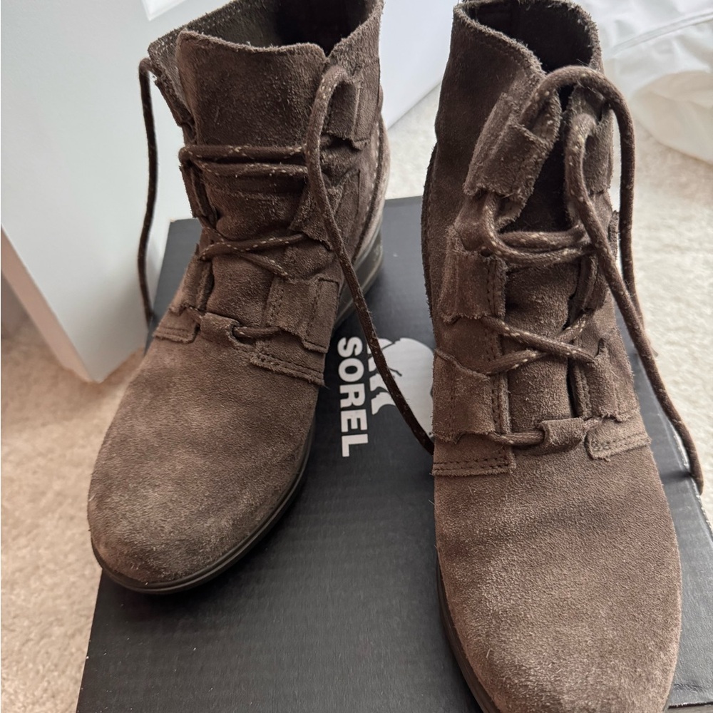 Sorel Dark Brown Suede Lace-Up Boots